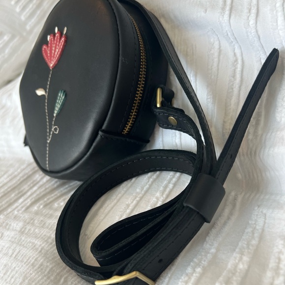 Like New Limited Edition Portland Leather Circle Crossbody Blossom Small - Picture 3 of 11